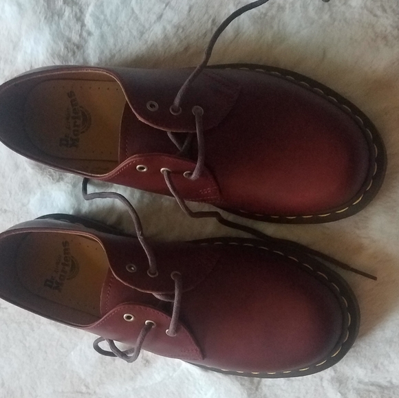 Dr. Martens Shoes - Nwot Dr Martens 3 Eye Shoe Red